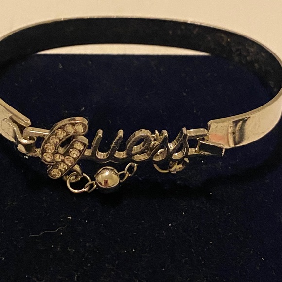 guess bangle - Picture 3 of 5